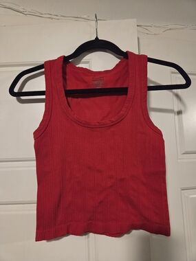 Women’s Faded Rose Red Ribbed Tank Top - Casual Scoop Neck